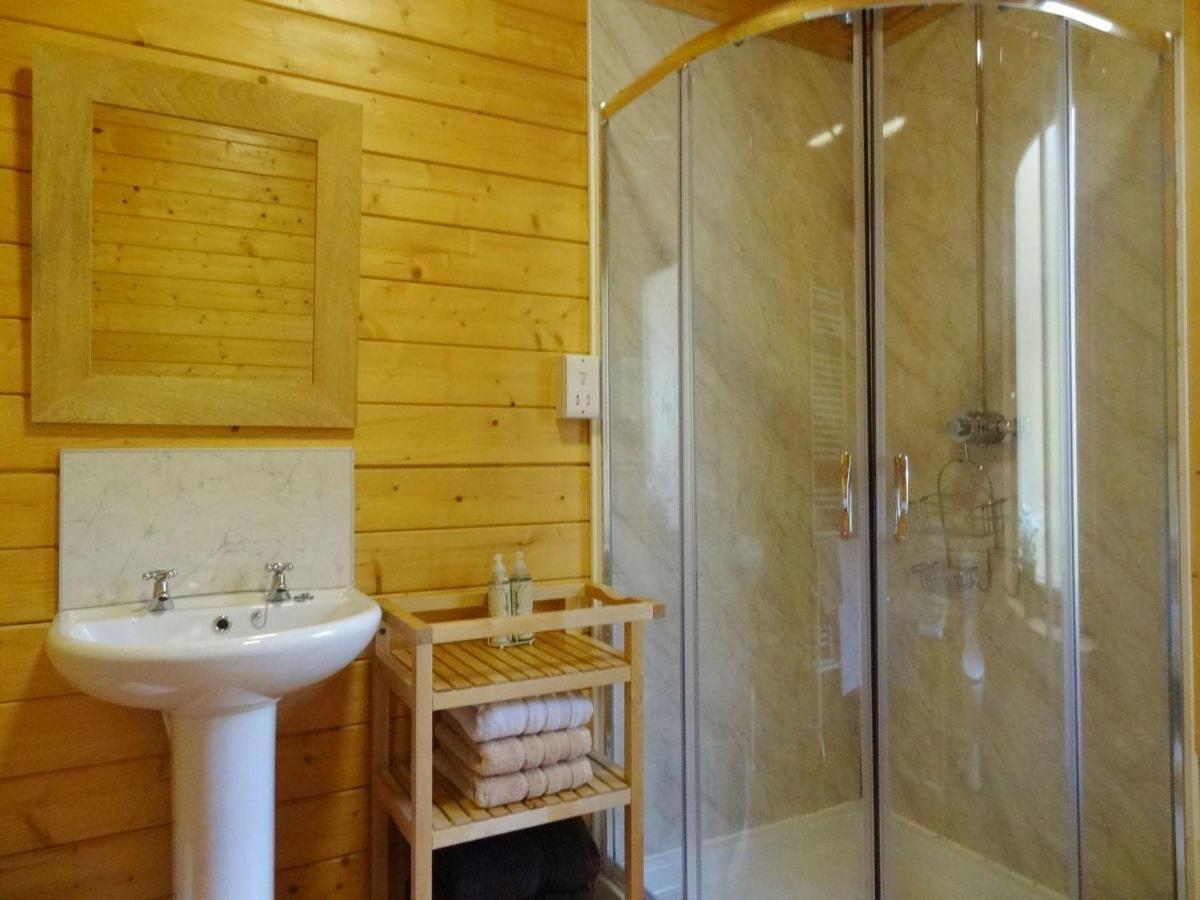 Valley Lodge Тівертон Екстер'єр фото